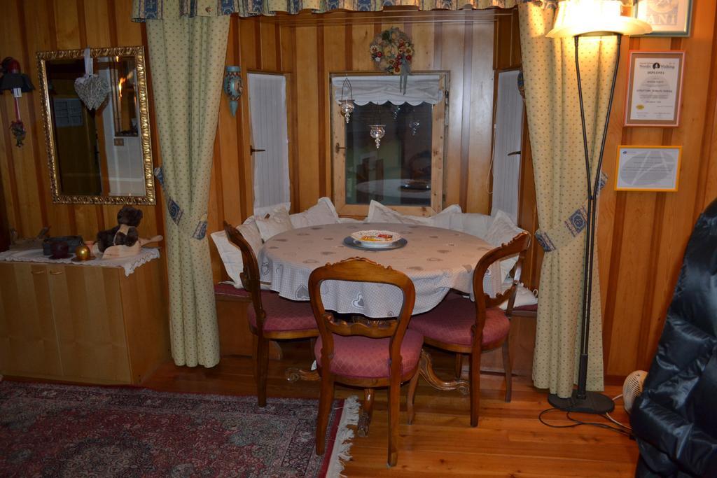 B&B La Tana Dell'Orso - Die Baerenhoehle Кастелло-ди-Фьемме Экстерьер фото
