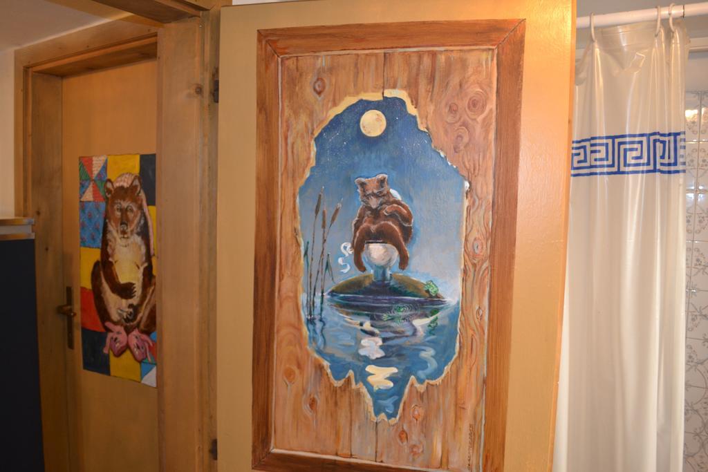 B&B La Tana Dell'Orso - Die Baerenhoehle Кастелло-ди-Фьемме Номер фото