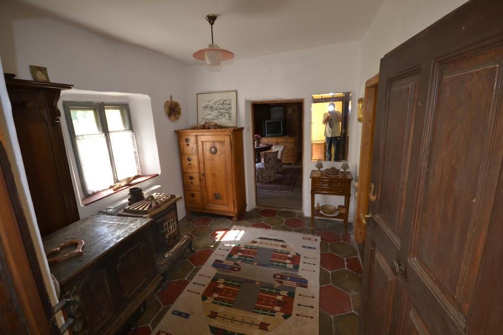 B&B La Tana Dell'Orso - Die Baerenhoehle Кастелло-ди-Фьемме Номер фото