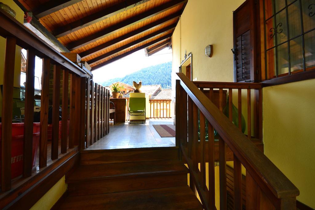 B&B La Tana Dell'Orso - Die Baerenhoehle Кастелло-ди-Фьемме Номер фото
